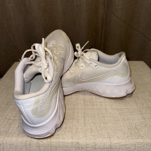 Nike | Renew Run White Gum Men's Sneakers | Size 8 - Picture 8 of 10